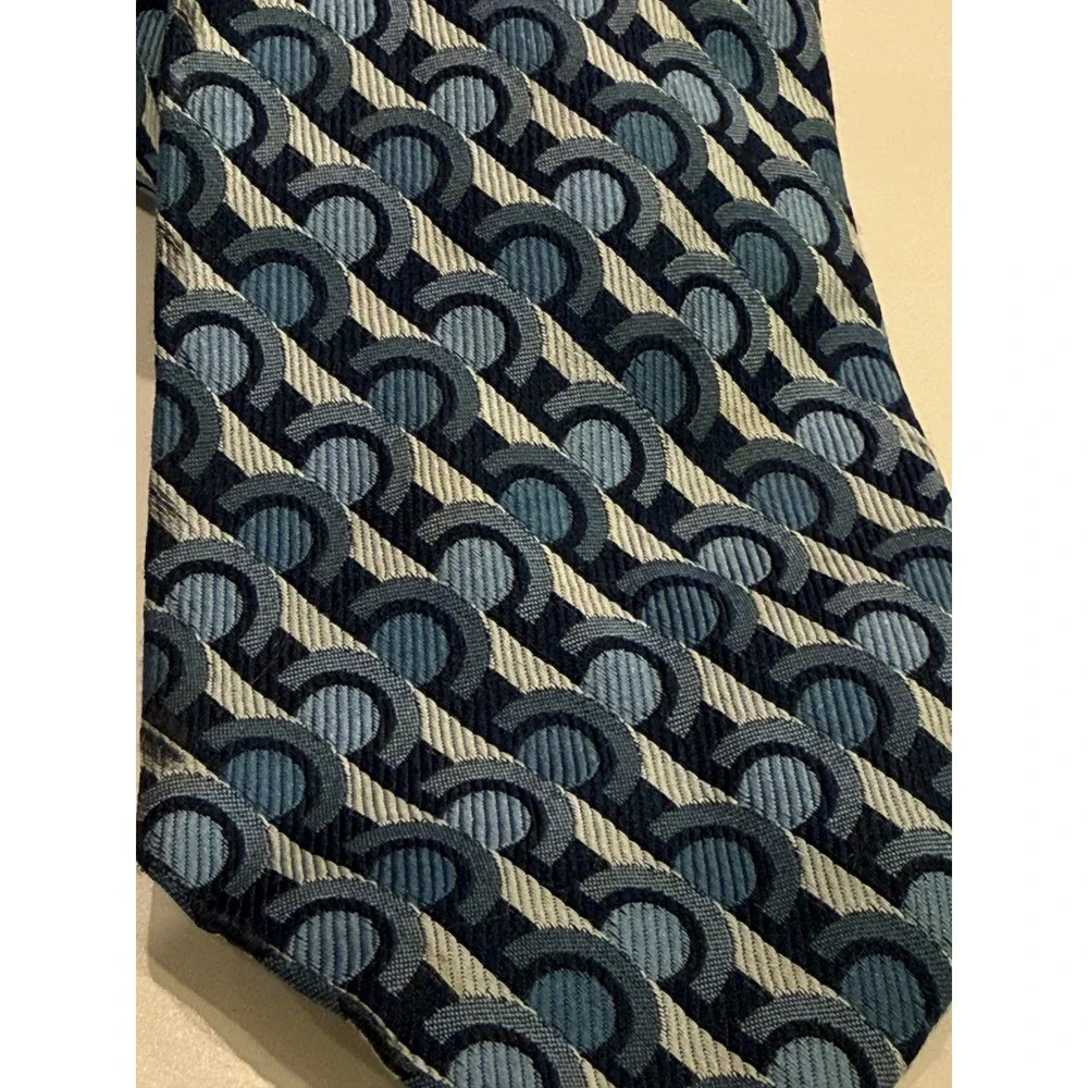 Tommy Hilfiger Mens‎ Silk Tie Blue Silver Geometric Arch Pattern Made in England
